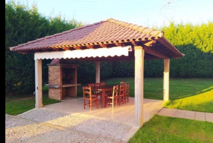 La Eria De Villaverde Intriago Luaran gambar